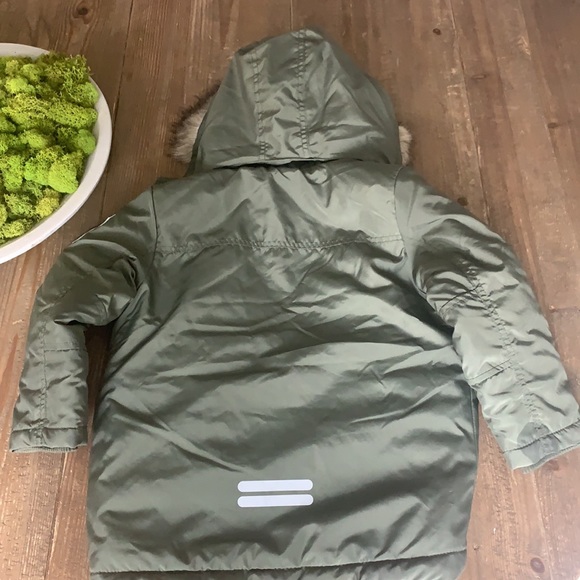 💚H&M Toddlers Khaki Green Puffer Jacket 4-5T Like New - Picture 14 of 15